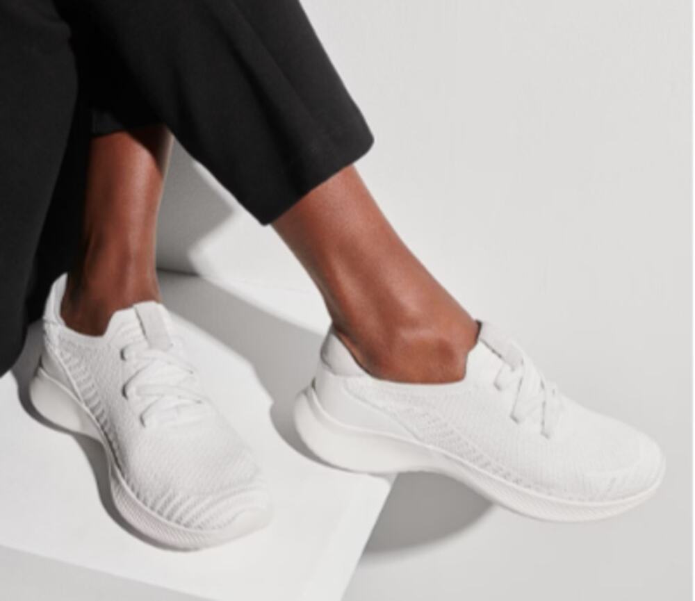 Naturalizer Women's Soft White Fabric Emerge Slip On Walking Sneakers Size 10.5
